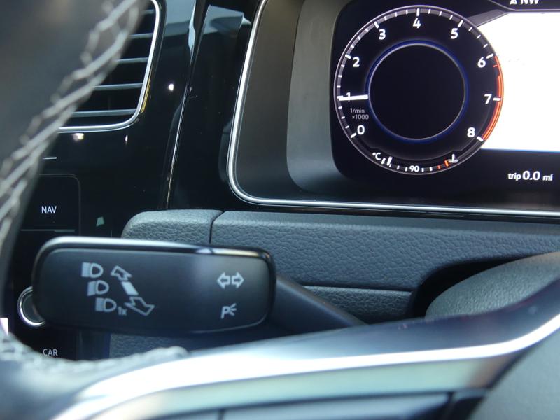 Volkswagen Golf Photo 7f289963-4612-4b33-a153-171897c6eadb.jpg