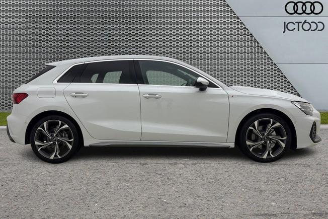 AUDI  A3 Photo 4