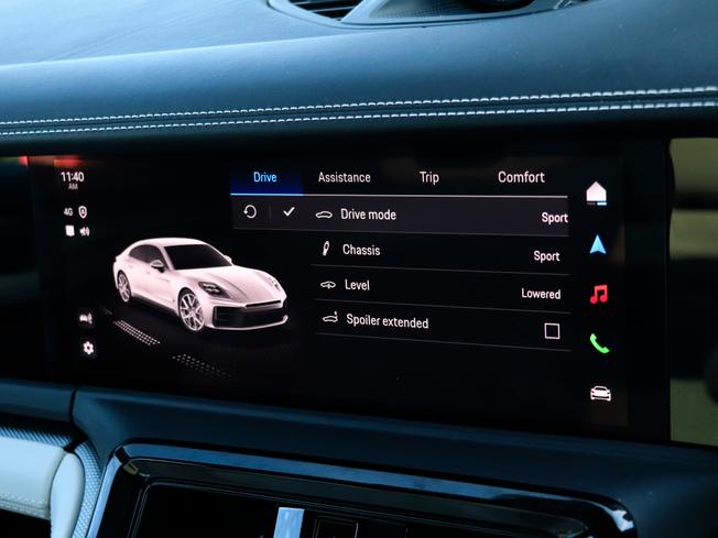 PORSCHE Panamera Photo 24