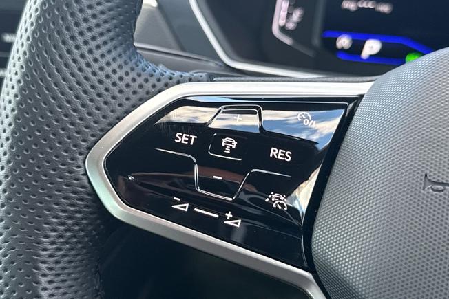 VOLKSWAGEN Tiguan Photo 22