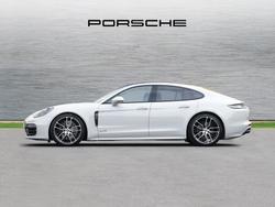 PORSCHE Panamera Photo 5