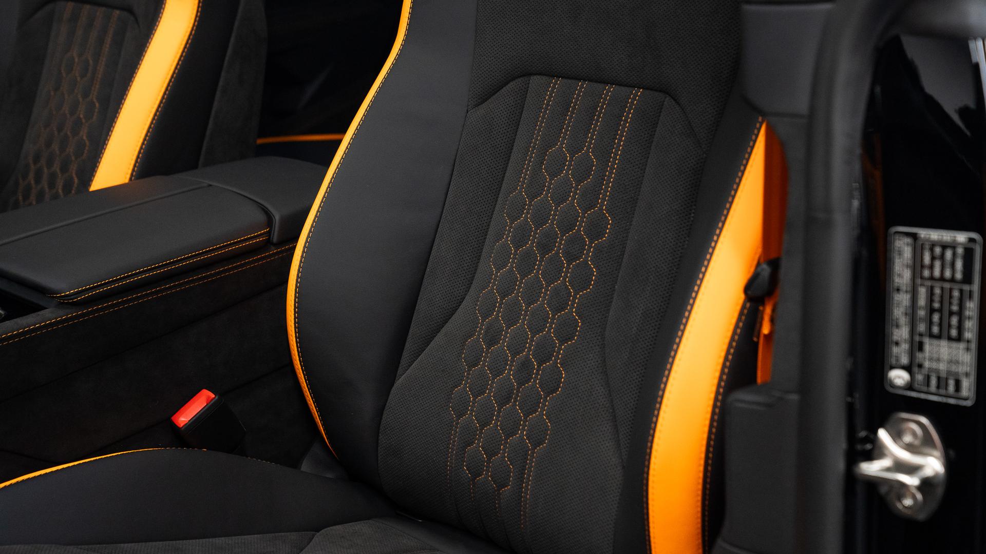 LAMBORGHINI Urus Photo 7f421d0e-7caa-4ef3-b389-099d9e4c9412.jpg