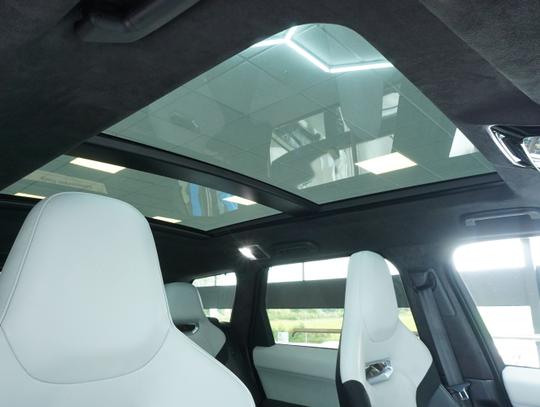 Land Rover Range Rover Sport Photo 7f4a2c2d-0d46-4dc7-bbe7-c33111b33c1b.jpg