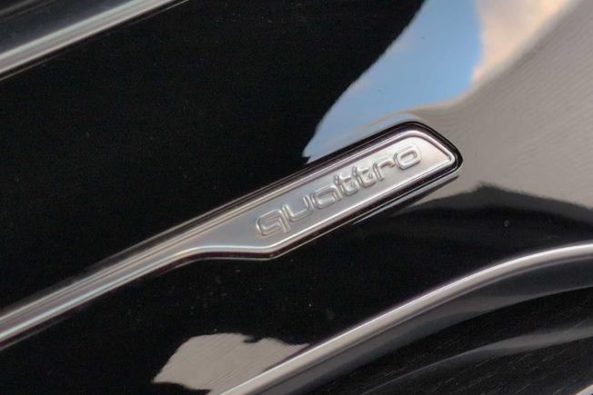 AUDI Q7 Photo 44