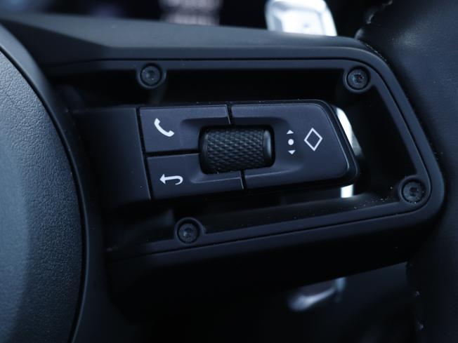 PORSCHE Macan Photo 26