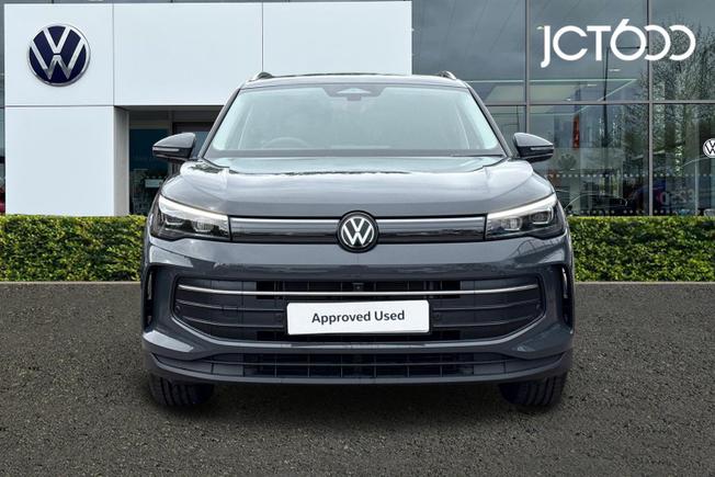 VOLKSWAGEN Tiguan Photo 6