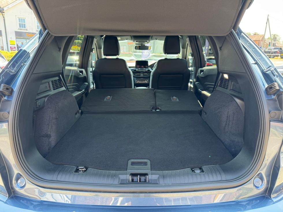 Ford Kuga Photo 7f7ab9b5-532d-4f5b-8afb-74ba49a41a21.JPEG