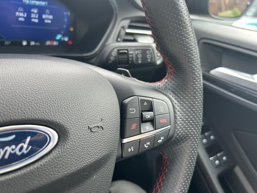 Ford Focus Photo 7f7e2701-96c3-48cf-bf1f-ae64a2825ed2.jpeg