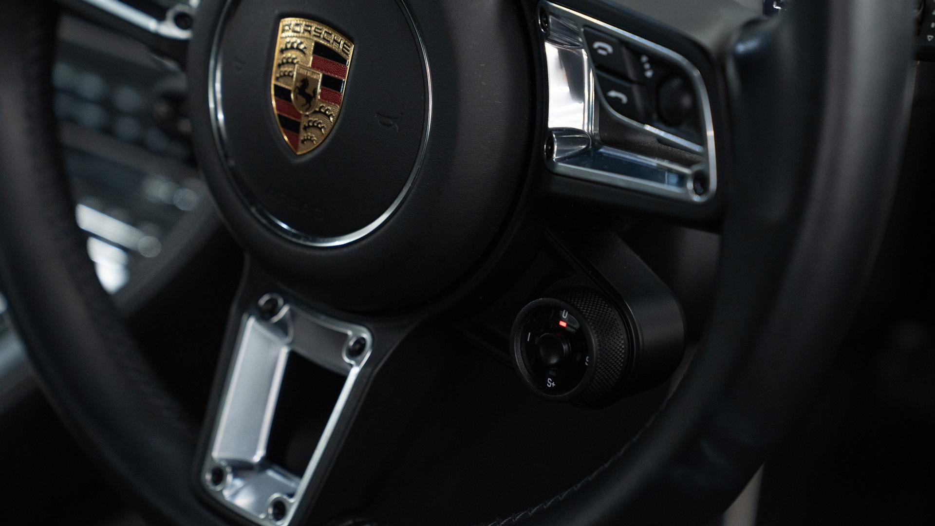 Porsche 718 Cayman Photo 7f91dd3c-7cc0-4c61-ab0d-f986d8b51090.jpg