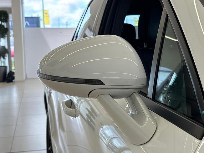 PORSCHE Macan Photo 22