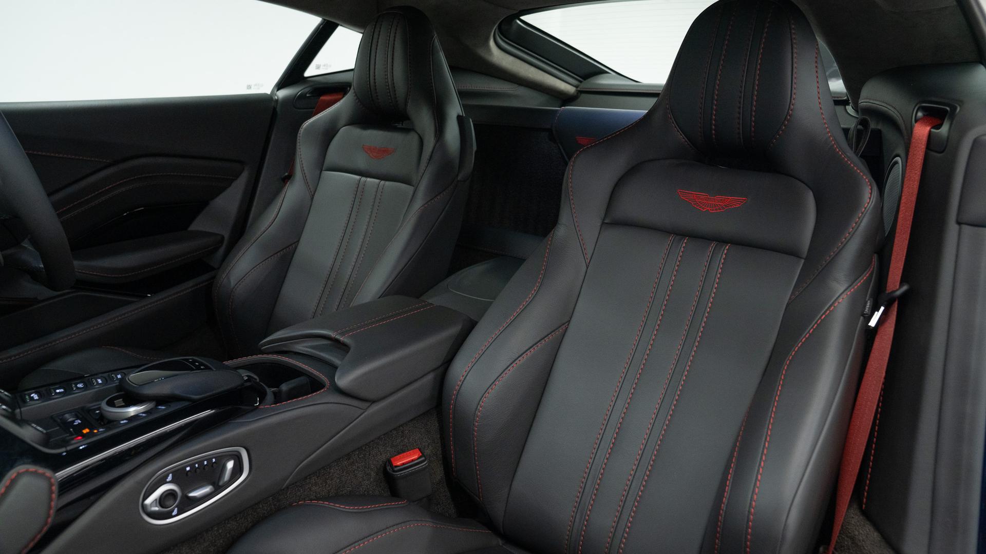 Aston Martin Vantage Photo 7f97793c-31e1-40e1-af78-aede23fb8fbf.jpg