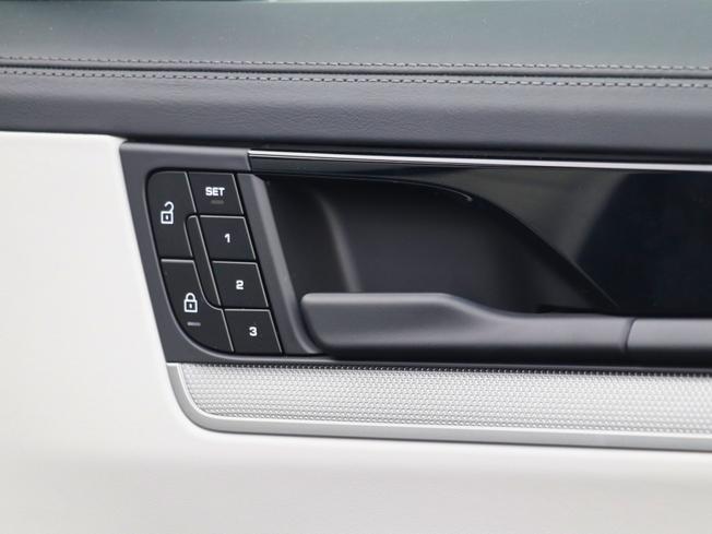 Porsche Cayenne Photo 28