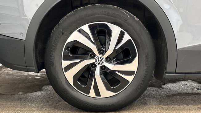 VOLKSWAGEN ID.4 Photo 5
