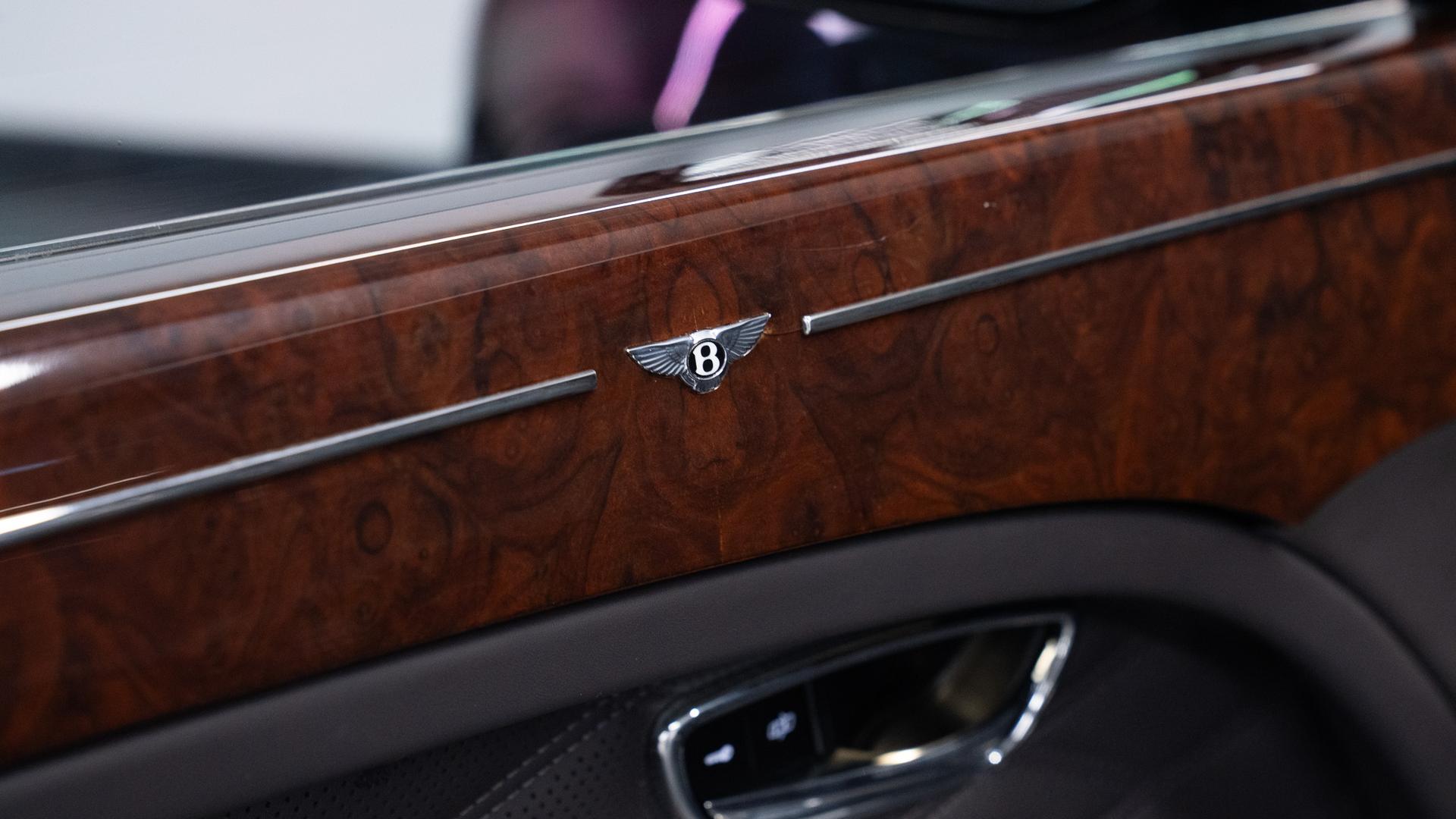 Bentley Mulsanne Photo 7fad88a9-1806-4d9e-92b1-ac4defc1ef40.jpg
