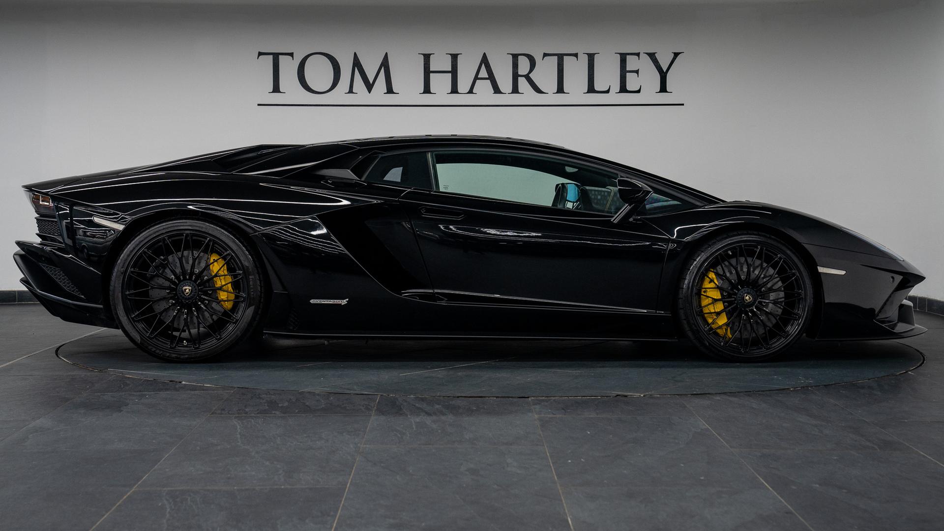 LAMBORGHINI Aventador Photo 7fc04c50-b9d5-4bfe-a0db-096ca6e38e47.jpg