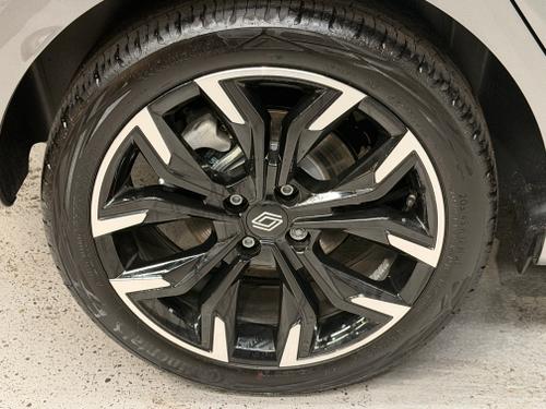 Renault CLIO Photo 7fd2db73-9047-4434-bbc3-7eb87fca2b61.jpeg