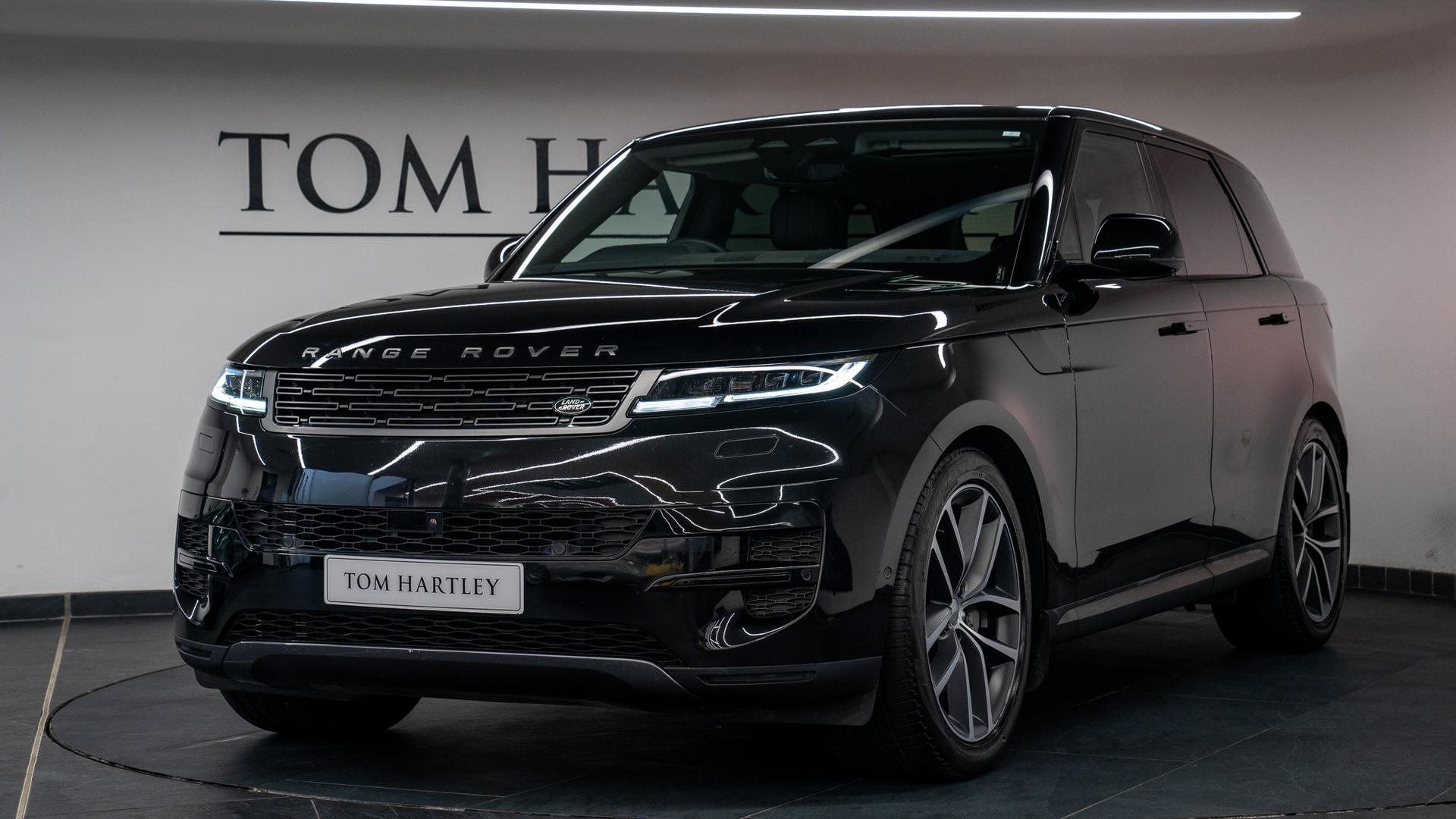 Land Rover Range Rover Sport Photo 7fd4f7a7-1958-42bb-8dd2-3b8093743bce.jpg