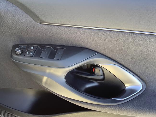 Toyota Yaris Cross Photo 7fd8a73f-9455-4125-8545-e3e248b90512.JPG