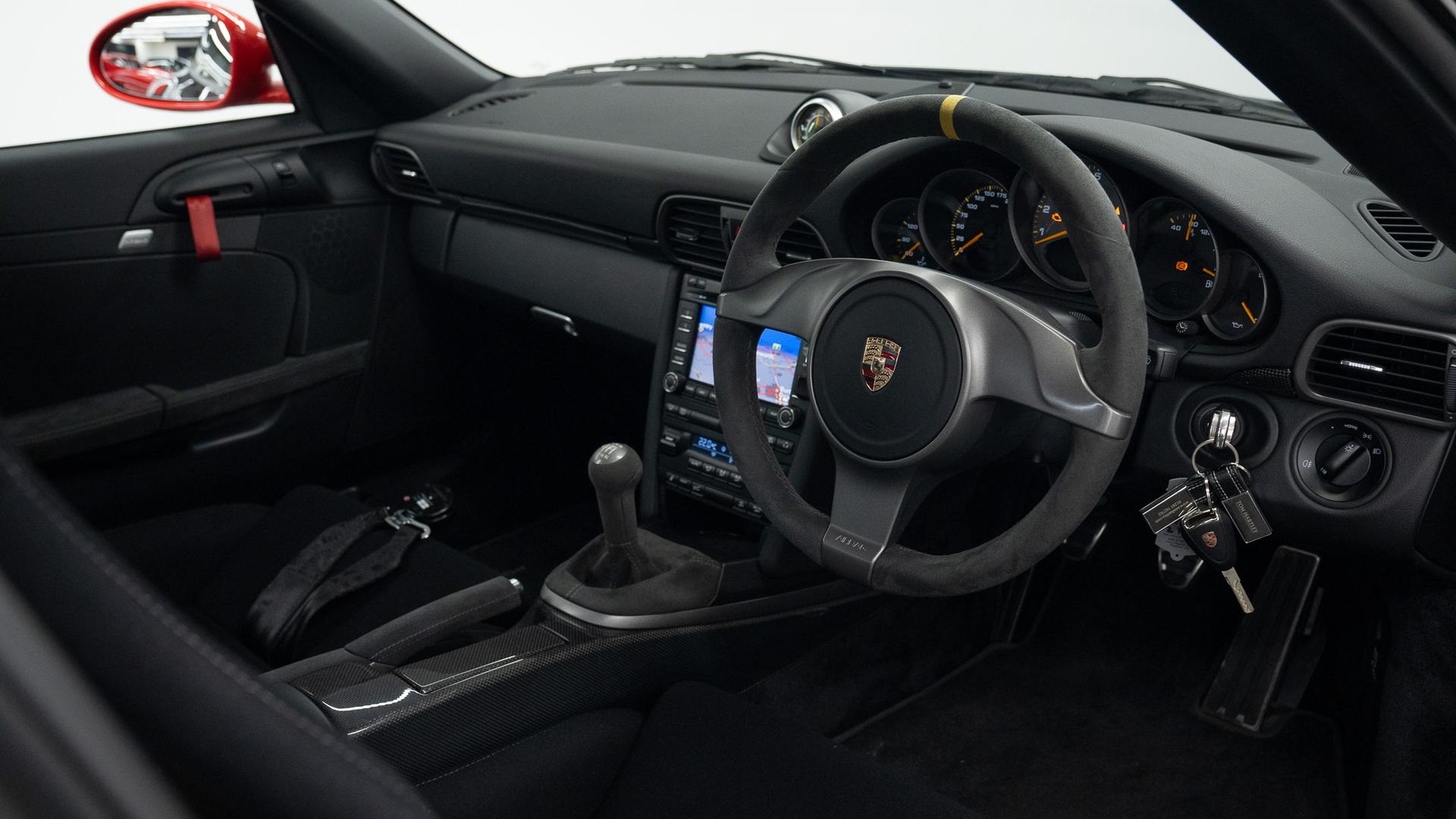 Porsche 911 Photo 7fdb4ec0-a2be-4b48-ab93-329db956a2e5.jpg