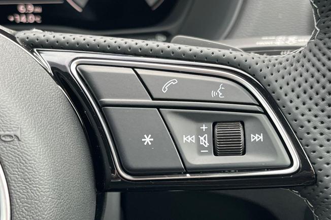 AUDI Q2 Photo 17