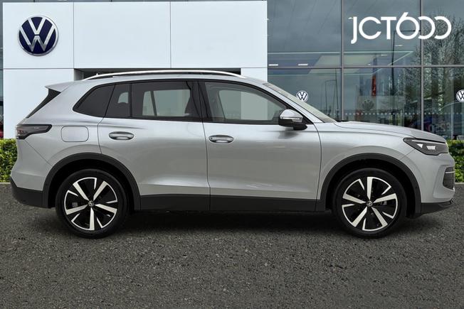 VOLKSWAGEN  Tiguan  Photo 4