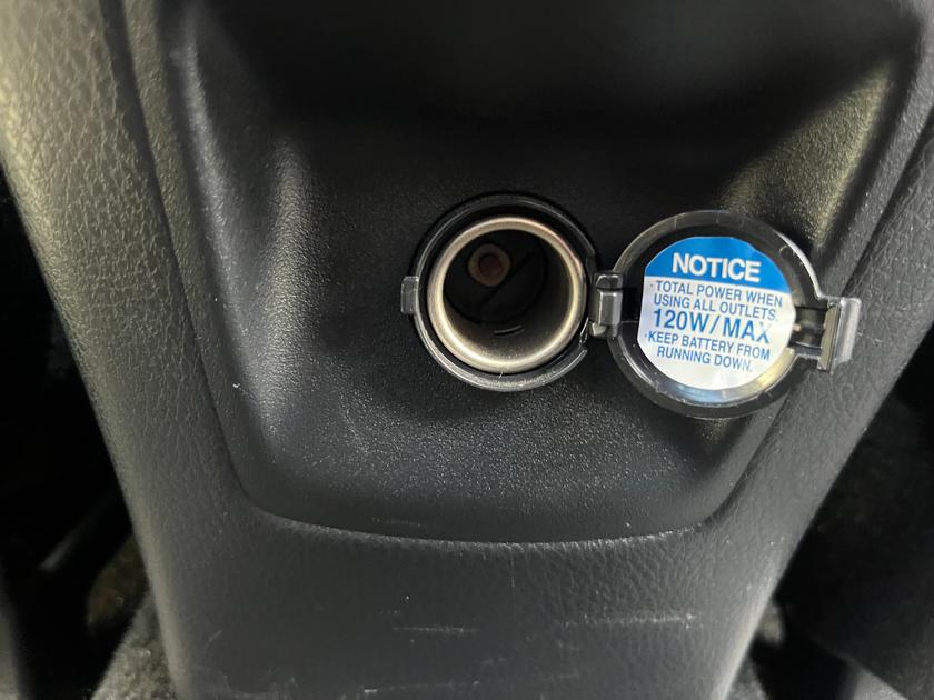 Toyota RAV4 Photo 7fed3895-ad0e-4e71-8588-cb33f1e82079.jpg