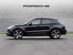 PORSCHE Macan Photo 4