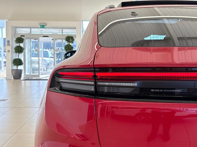 PORSCHE Macan Photo 23