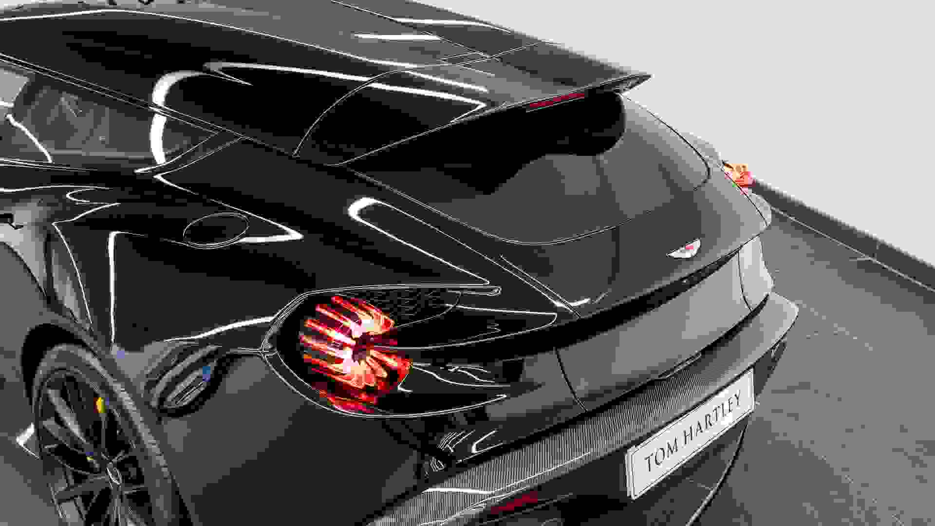 Aston Martin Vanquish Photo 800991e9-e550-4171-9d5a-9adbe2167696.jpg