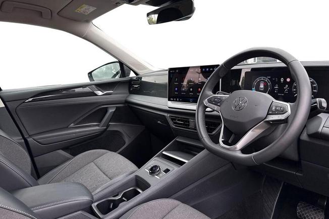 VOLKSWAGEN Tiguan Photo 8