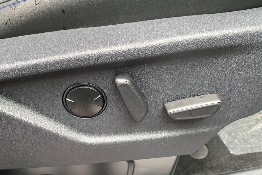 Ford TRANSIT CUSTOM Photo 80409161-de25-463c-949d-1dd21f7b2c5d.jpg