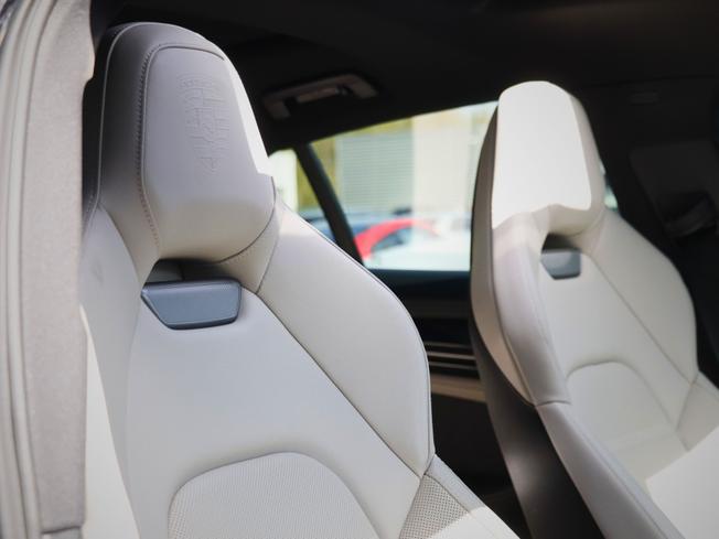 PORSCHE Panamera Photo 18