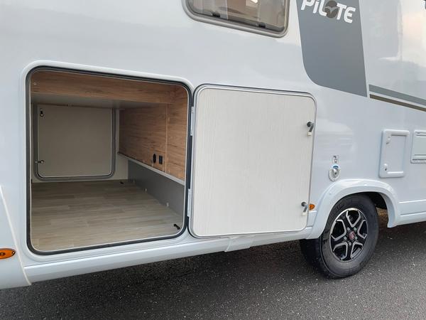 Pilote P740 FC Evidence Fiat Ducato 2.2 M-Jet 140bhp Automatic £81,000