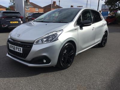 Peugeot 208 Photo 5