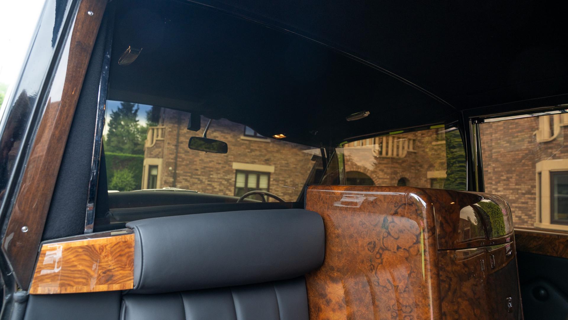 Rolls-Royce Phantom VI Limousine Photo 8067cfda-3603-4dc1-912b-69e43373ab68.jpg