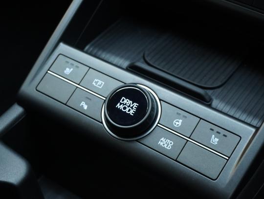 Hyundai KONA Photo 8073b005-4a03-4428-bb85-5c1be00f37b3.jpg
