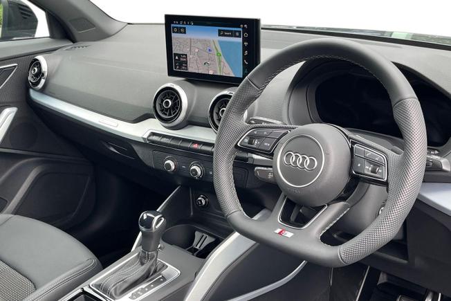 AUDI Q2 Photo 6