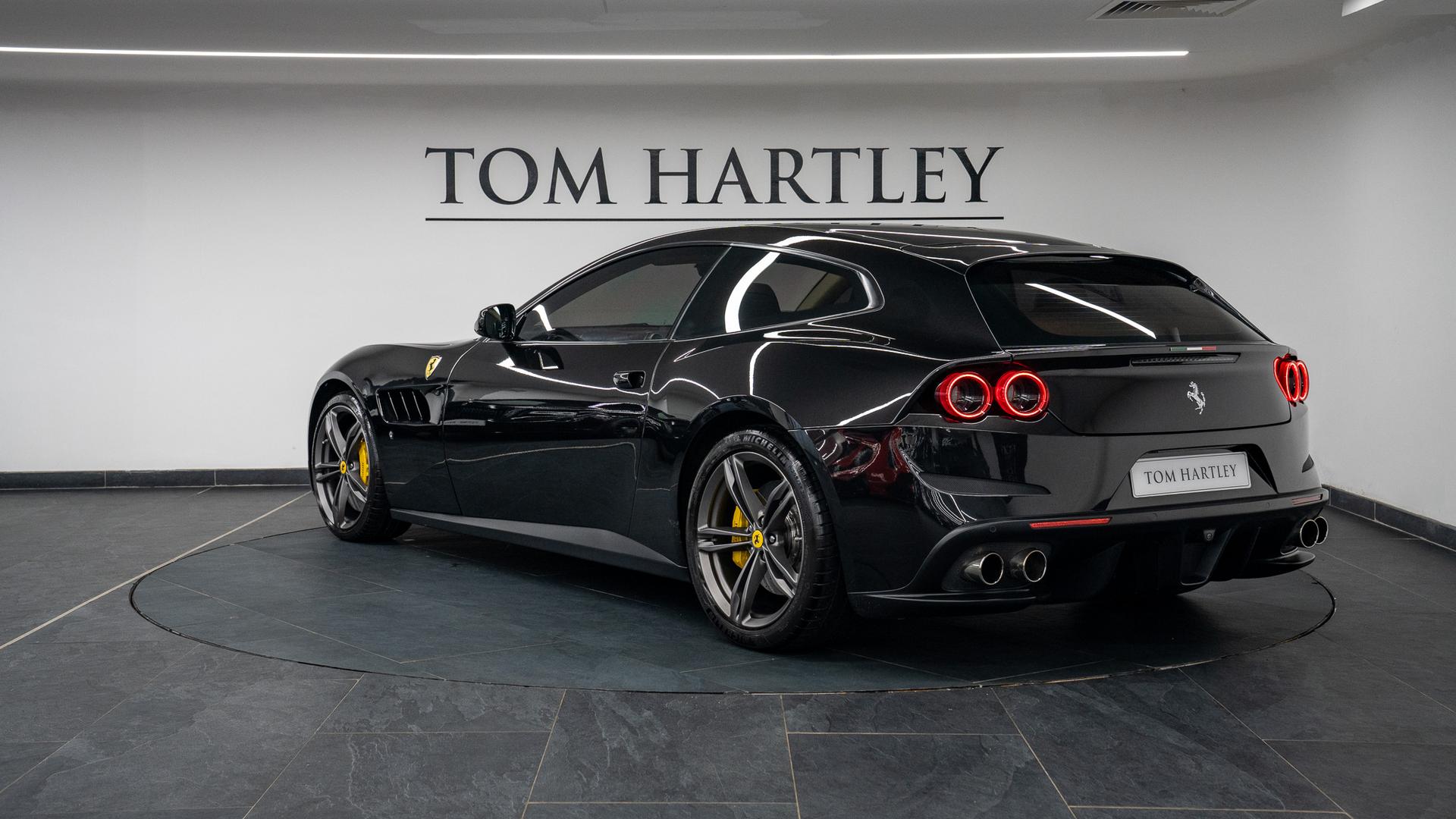 Ferrari GTC4 Lusso Photo 8095161a-70cd-4cc6-92e0-5a43d7a57a89.jpg