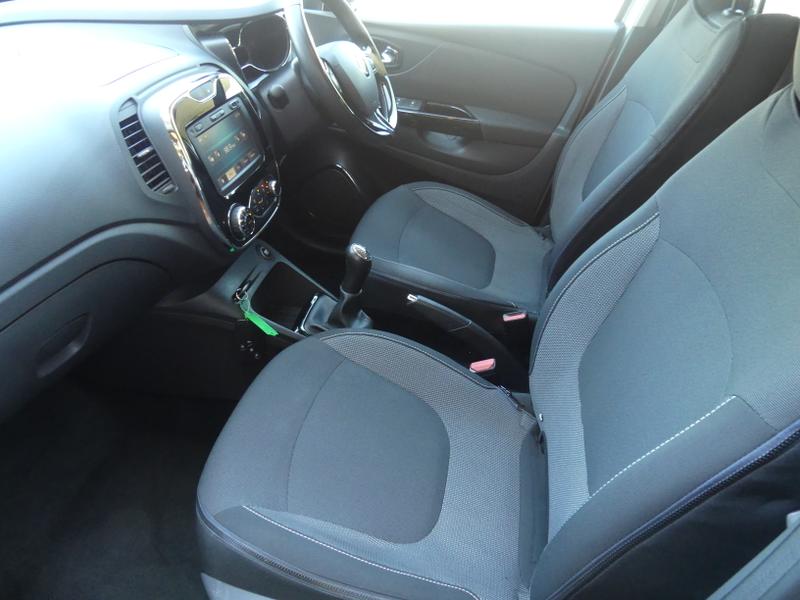 Renault Captur Photo 8096674b-59aa-49c7-a0a7-4d7a649e9722.jpg