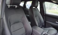 Jaguar E-PACE Photo 30