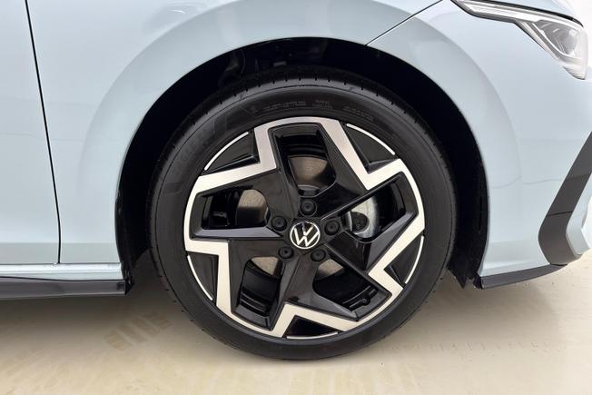 VOLKSWAGEN Golf Photo 5