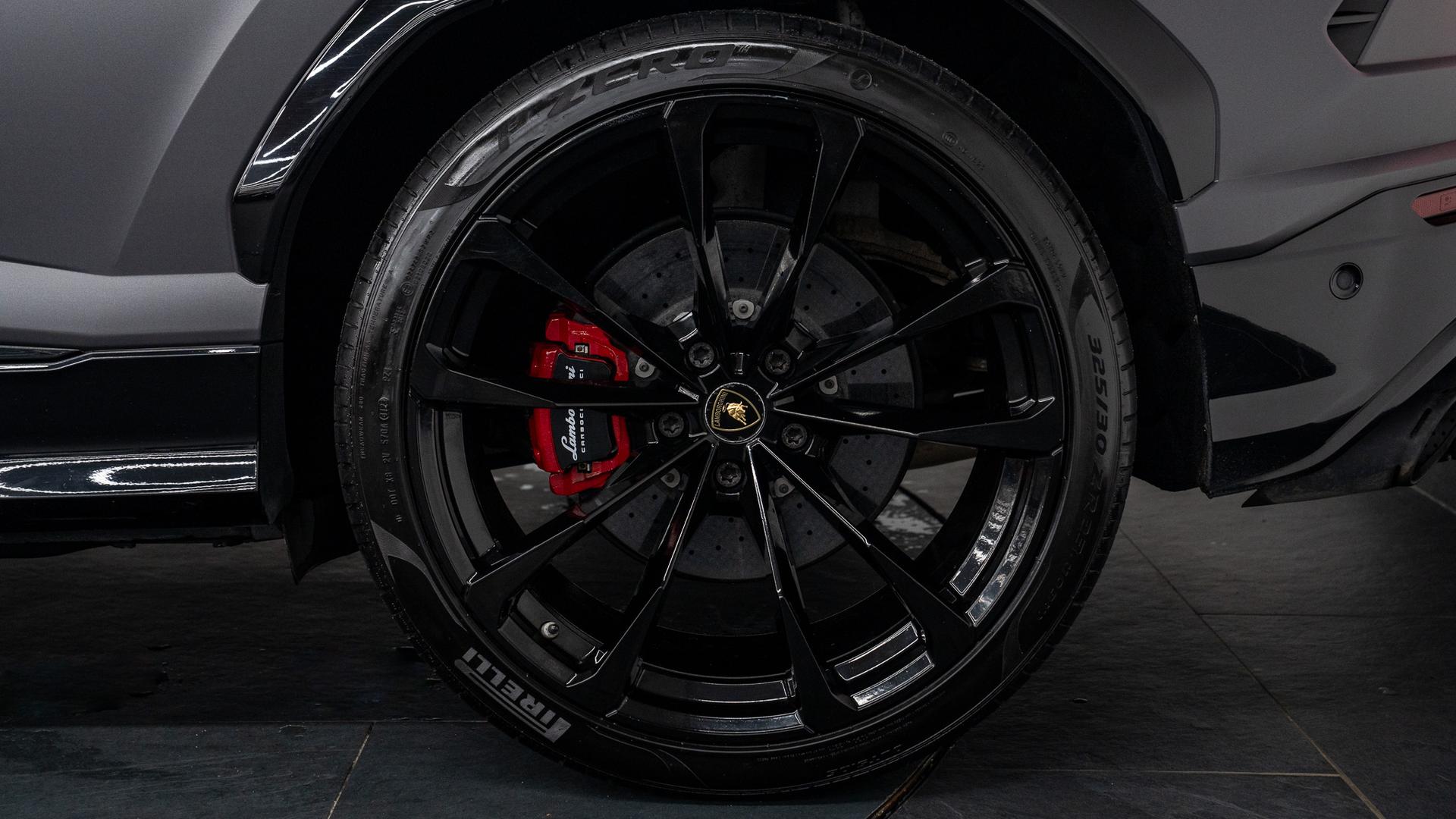 LAMBORGHINI Urus Photo 80ea91aa-07a1-4f8c-9bae-23628907f8d6.jpg