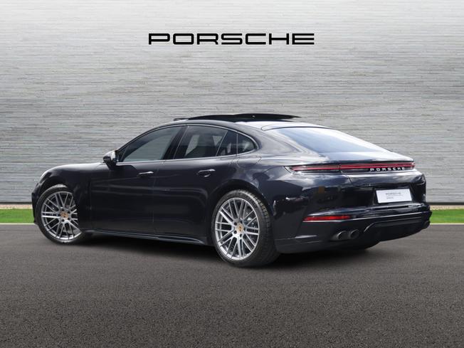 PORSCHE Panamera Photo 2