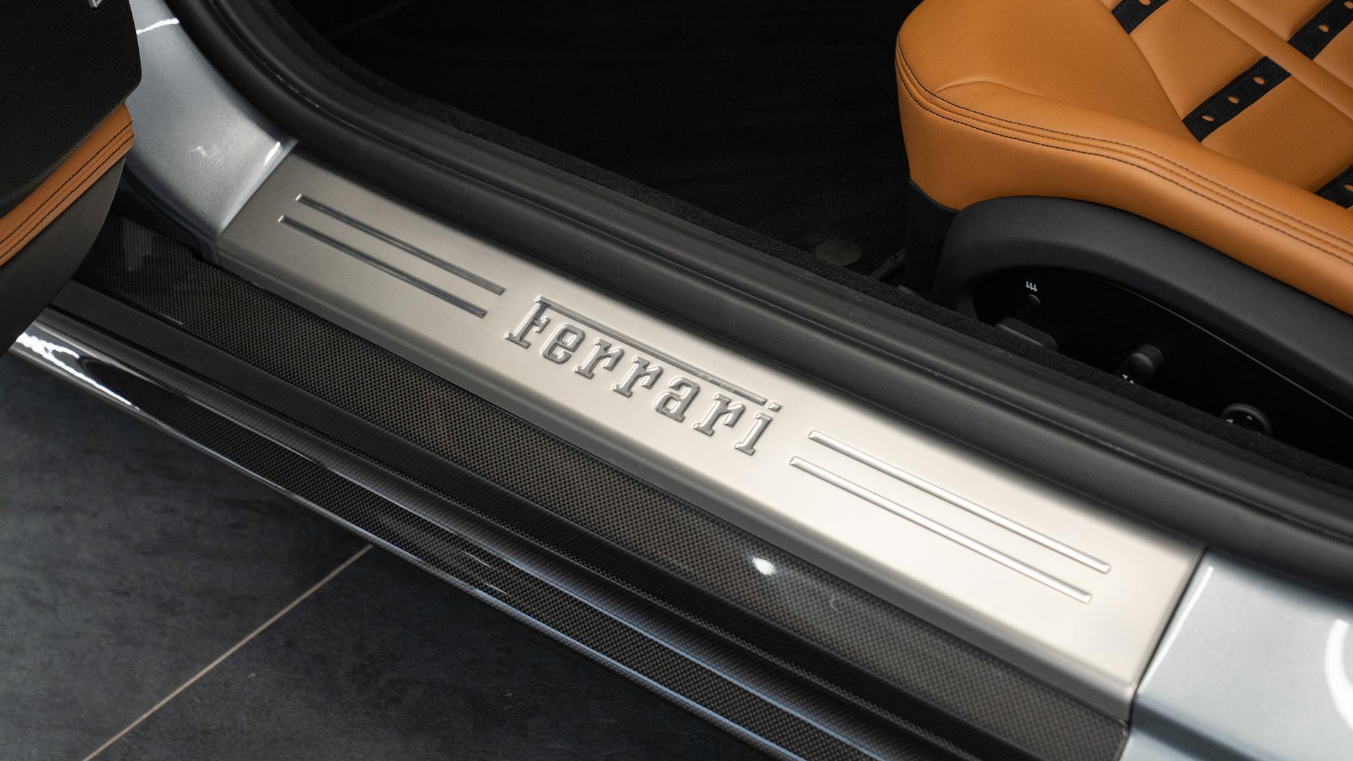 Ferrari 812 Photo 80ffe65f-51f7-418d-80b5-42806455a16a.jpg