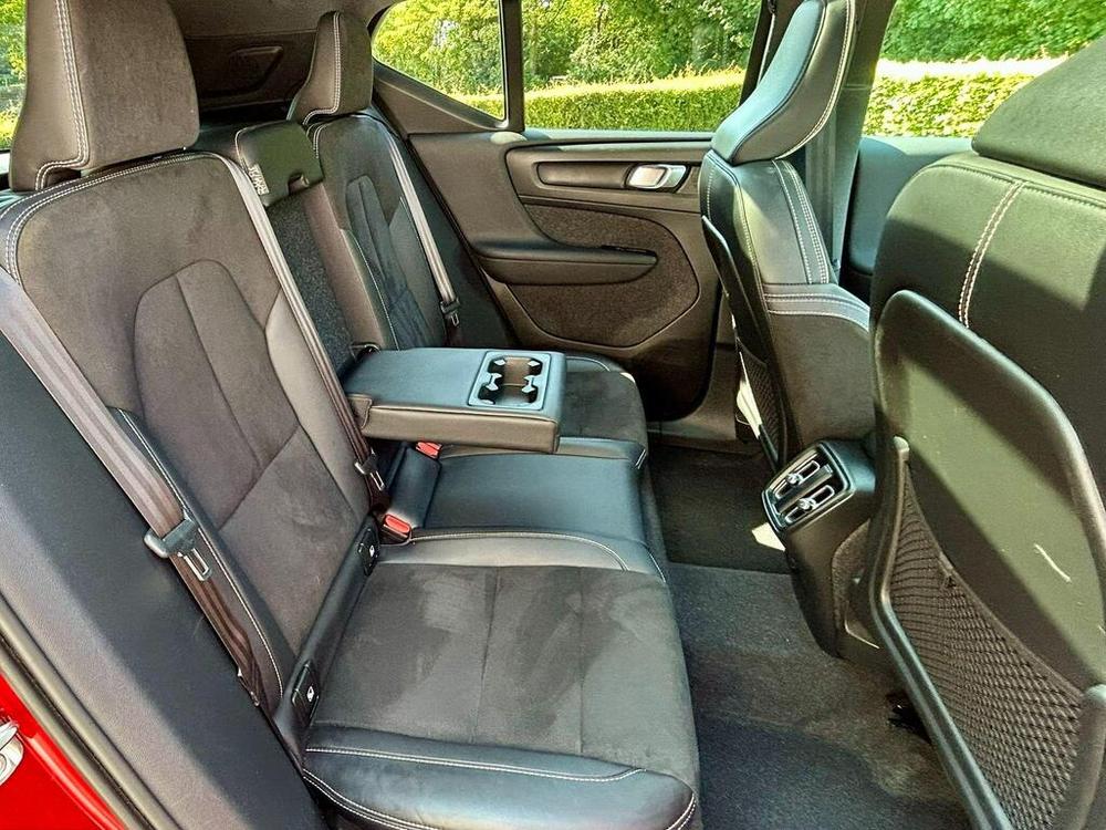 Used Volvo XC40 HN22CJV 33