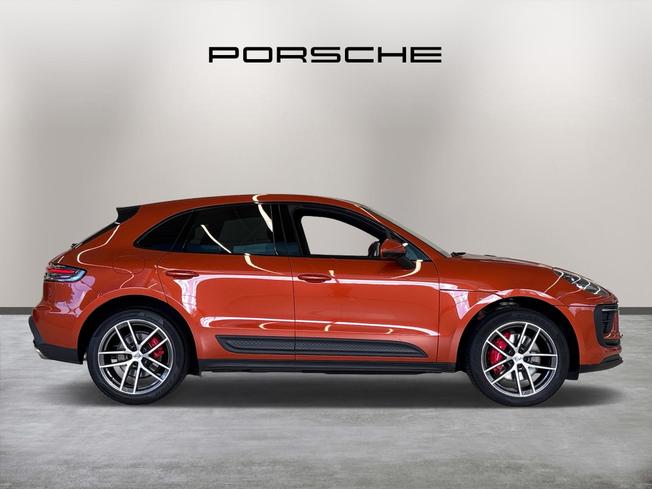 PORSCHE Macan Photo 8