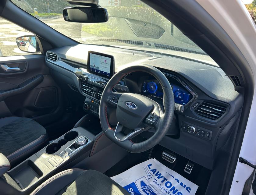 Ford Kuga Photo 811fb9f8-90e4-4b0f-84c7-3590c90dfb62.jpg