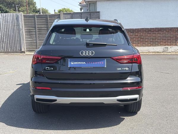Audi Q3 Photo 32