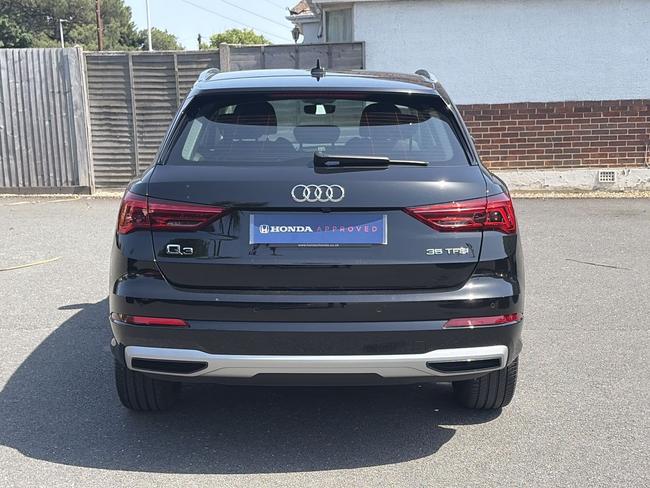 Audi Q3 Photo 8128fc2a-2491-476a-b940-9f38996b20c6.jpg