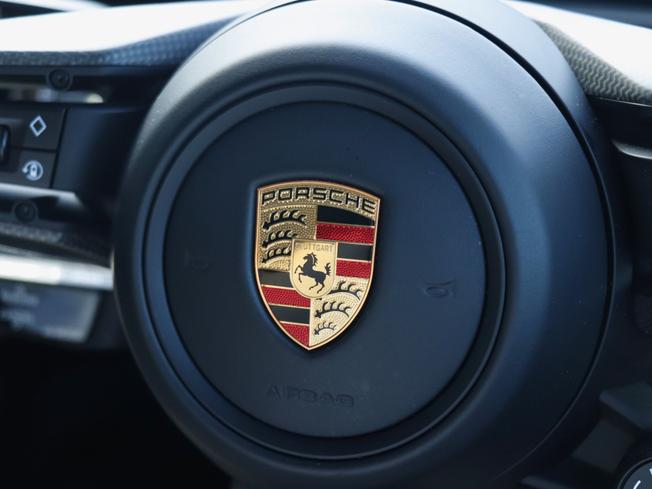 PORSCHE Taycan Photo 45